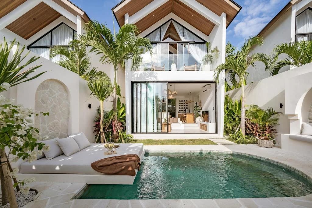 Oasis villa — Hovuz tərəfi